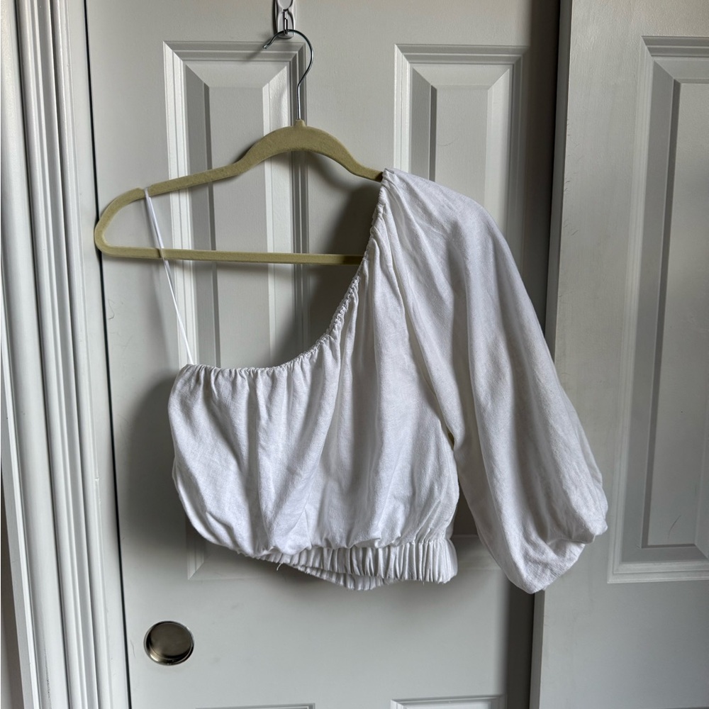 Abercrombie & Fitch One Shoulder Puff Sleeve Top